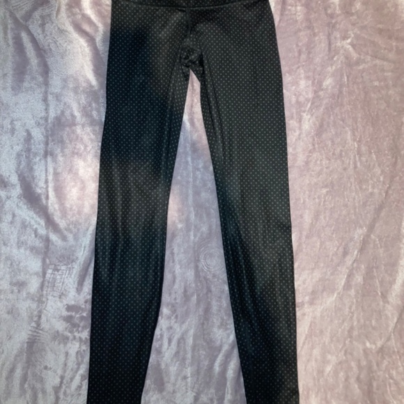 10 pairs of size 4 Lululemon bundle - Picture 2 of 10